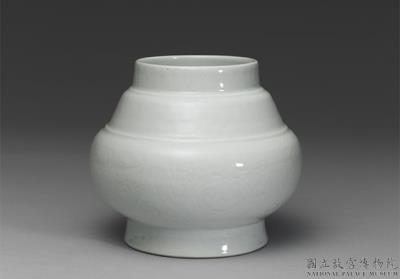 图片[2]-Jar with veiled decoration of kui-dragon in white glaze, Qing dynasty, Yongzheng reign (1723-1735)-China Archive